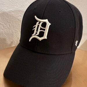 Navy Blue Detroit Tigers Baseball Cap with white D